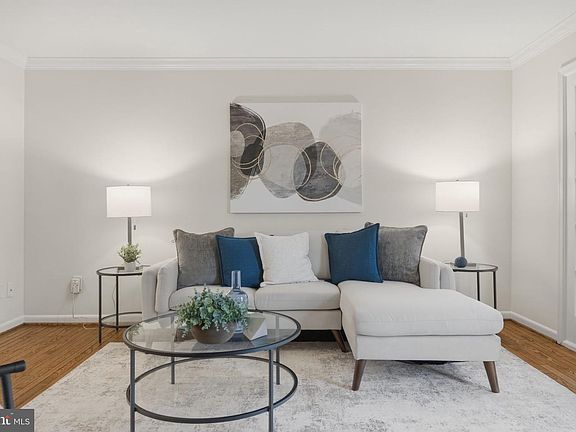 4th image of 2938 Espana Ct