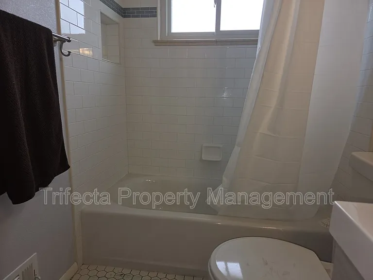 630 N Taft Hill Rd — Photo 21