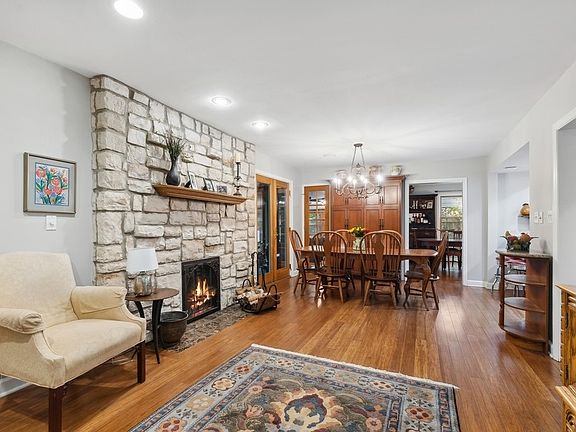 5th image of 3083 Priscilla Ave