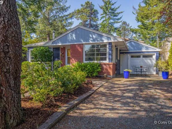 465 4th St N, Manzanita, OR 97130
