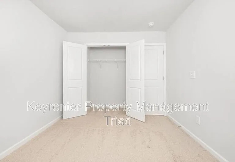 1122 Banworth Ct — Photo 7