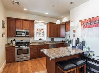 25 Spruce St #B, Acton, MA 01720