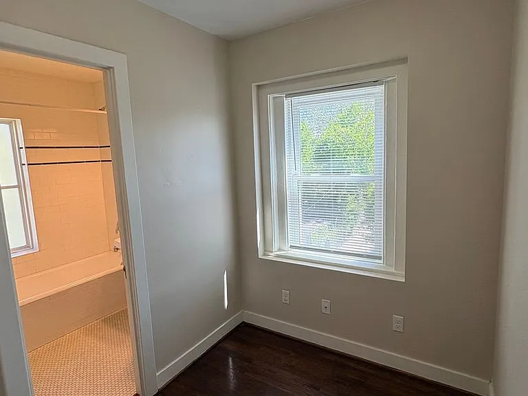 3910 Cass St — Photo 2