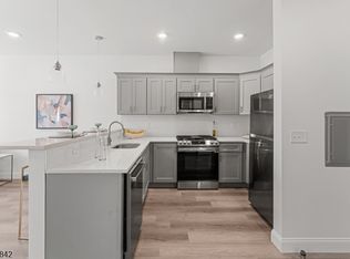 273 E Kinney St, Newark, NJ 07105