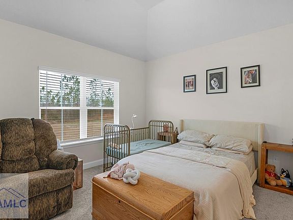 2nd image of 364 McClelland Rd NE