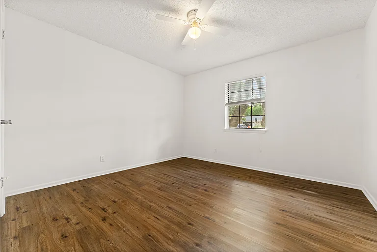 1376 Poppy Ln — Photo 19