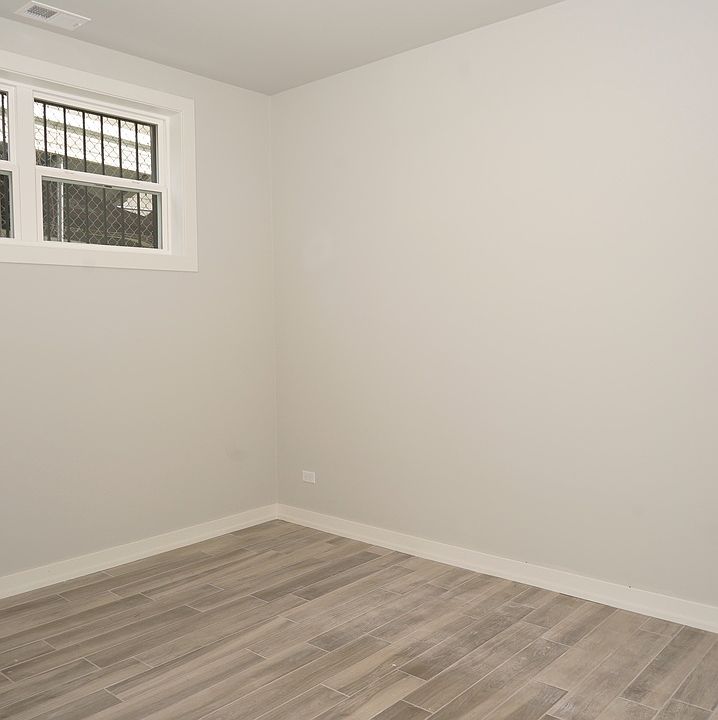 1st image of 6138 S University Ave #6138