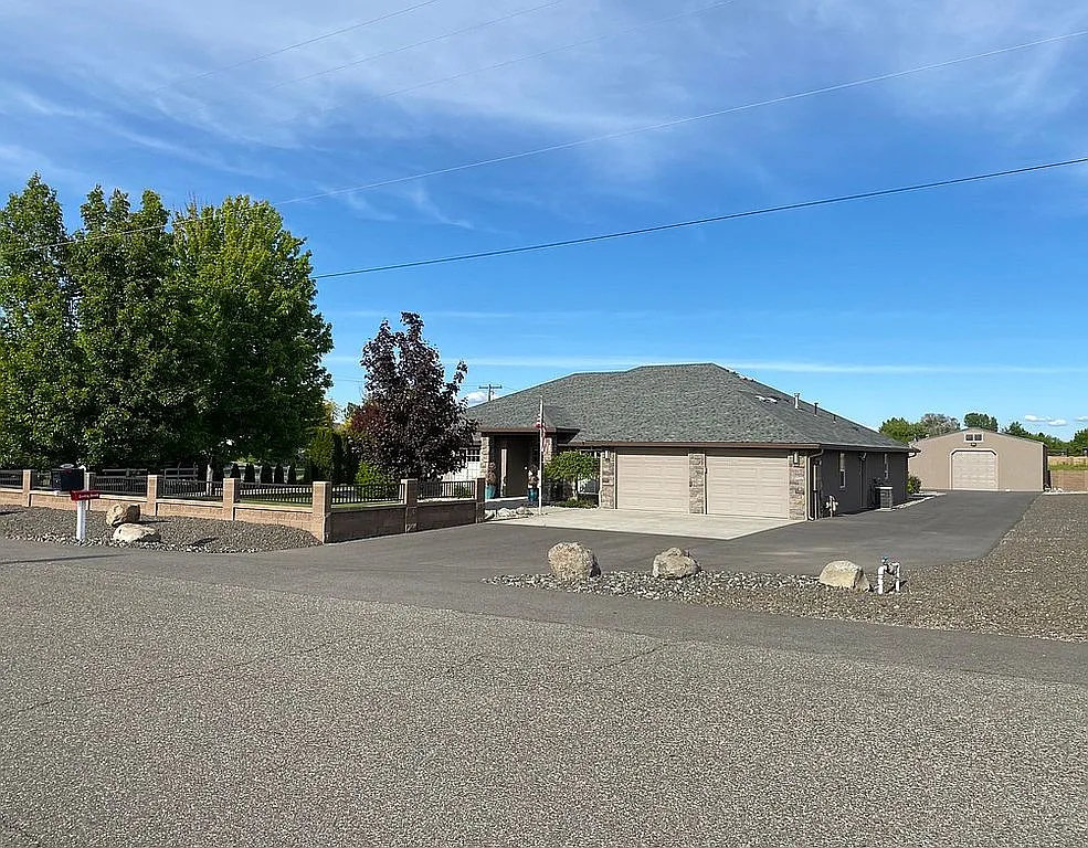 1817 Road 80 photo 1