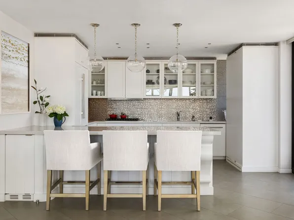 304 East 65th Street image 3 of 15