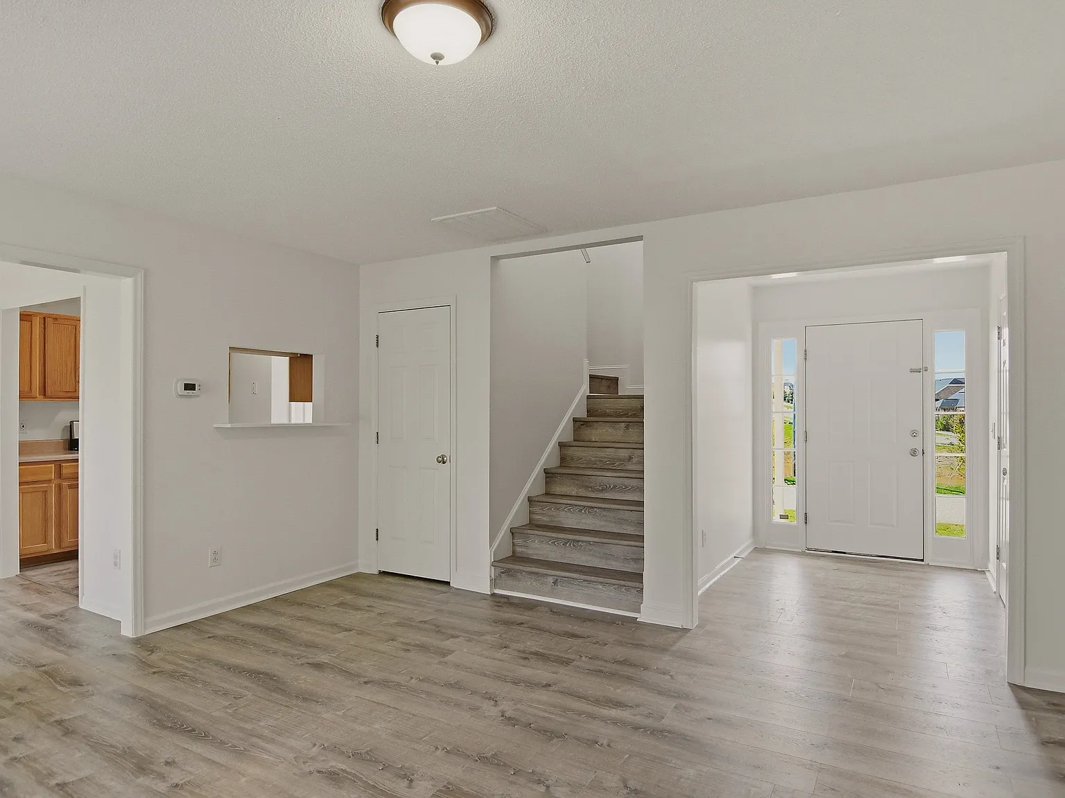 4 bed, 2.5 bath, 1800 sqft, $2,250 — Photo 2