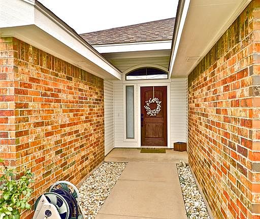 3rd image of 5602 Cinderella Ln