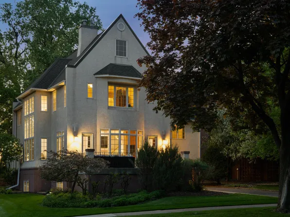 1708 Kenwood Pkwy, Minneapolis, MN 55405