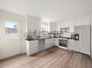 24 Crocker St #F-1, Hyannis, MA 02601