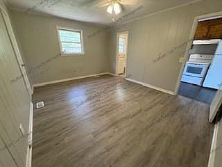 4th image of 200 Holliday Ln Unit B