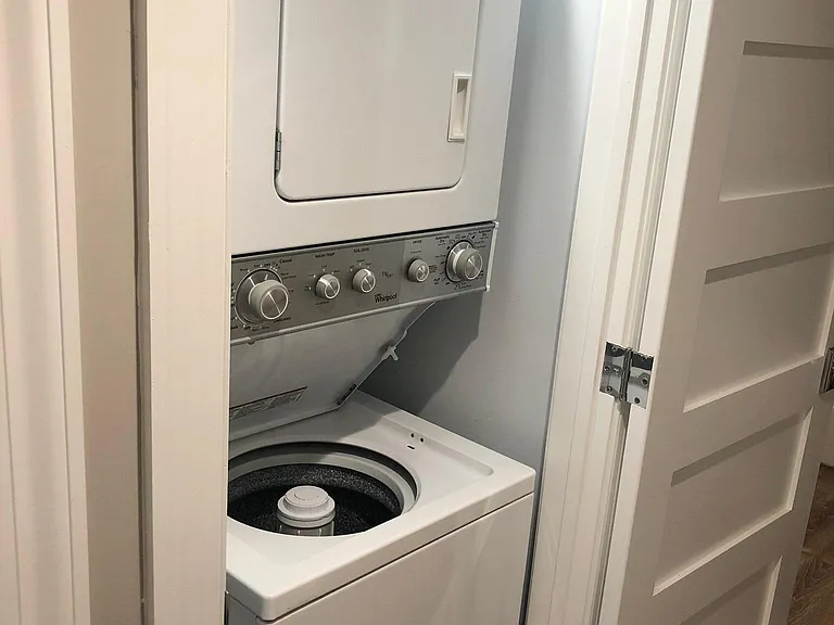 1322 G St NE #B — Photo 7