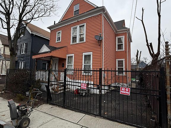 2nd image of 483 Cary St