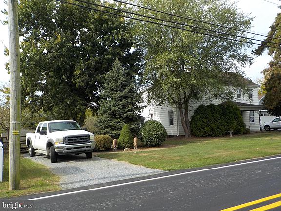 3rd image of 1443 Shumaker Rd
