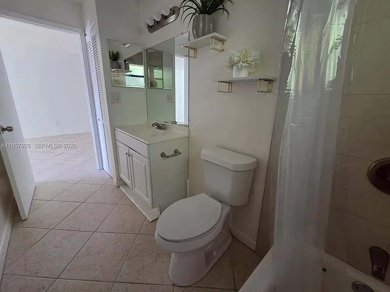 814 Finley Ct — Photo 6