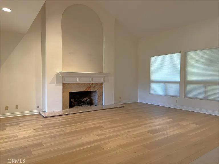 26543 Academy Dr — Photo 1