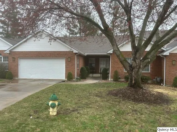 123 Knollwood, Quincy, IL 62301