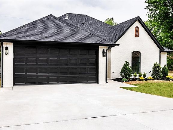 3rd image of 3113 E Noble Dr