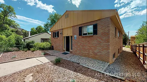 919 3rd St #2 Photo 1