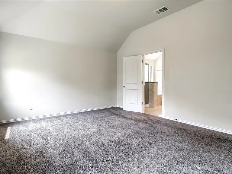 2813 Waterson St — Photo 28