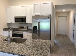 916 SW 7th Ct, Cape Coral, FL 33991