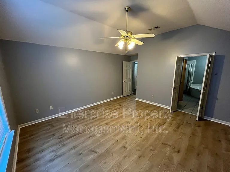 6986 Parkbrook Ln — Photo 17