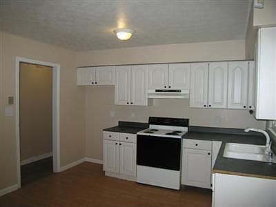 5th image of 816 Martin Luther King Jr Ct