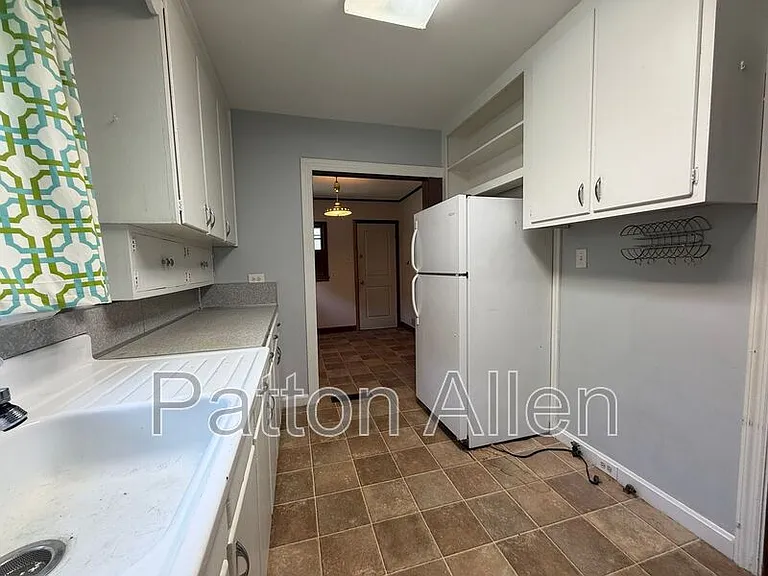 110 Locust Ct — Photo 7