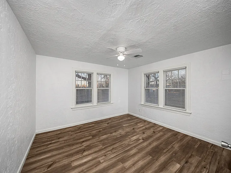 1702 NW Euclid Ave — Photo 21