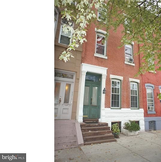 1st image of 741 Corinthian Ave Floor 1