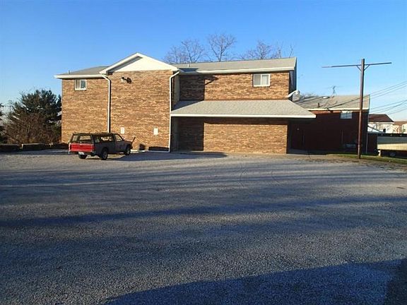 3rd image of 7905 Alexandria Pike