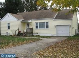208 Wilbur Henry Dr, Florence, NJ 08518