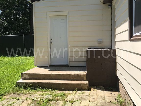 5th image of 84 Calumet Ave