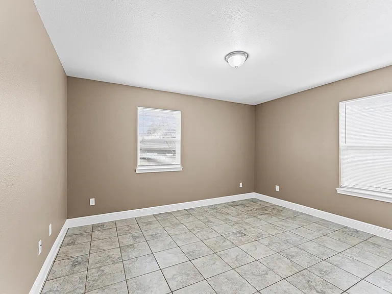 5646 Belmark St — Photo 15