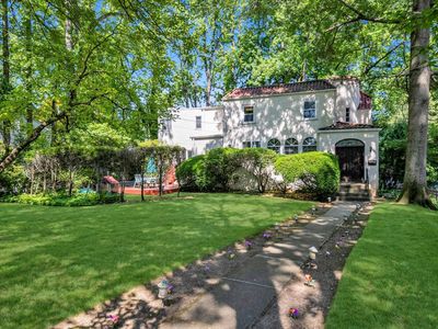 23 Burbury Lane, Great Neck, NY, 11023