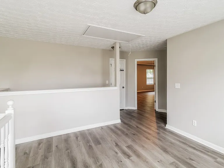 315 Timberlake Ter — Photo 17