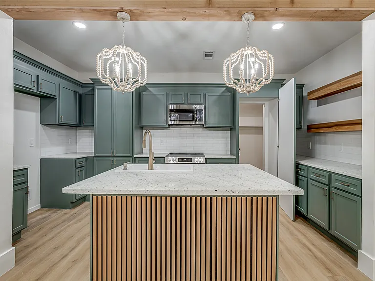 1723 W Park Pl — Photo 16