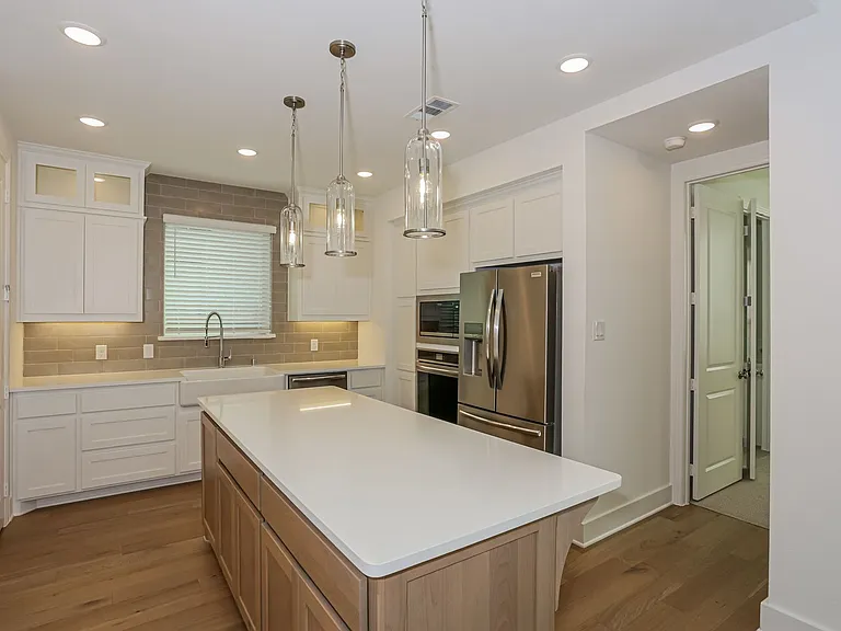 2852 Holland Ct — Photo 6