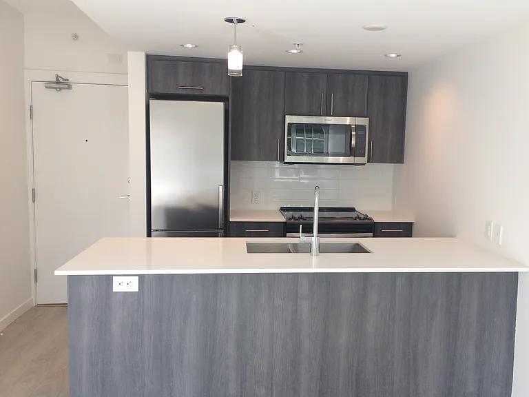 2975 Oak St #103 — Photo 1
