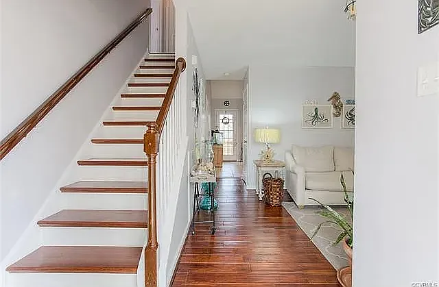 9724 Willow Glen Ln — Photo 3