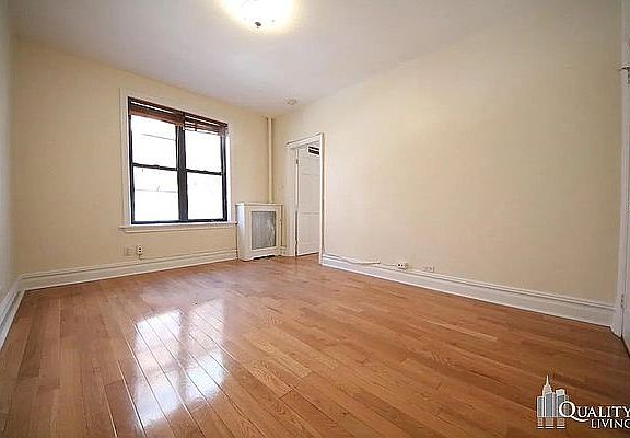 5th image of 34 E 11th St APT 2C