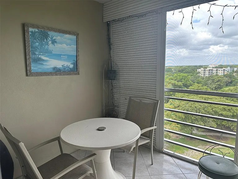 605 Oaks Dr #1009 — Photo 13