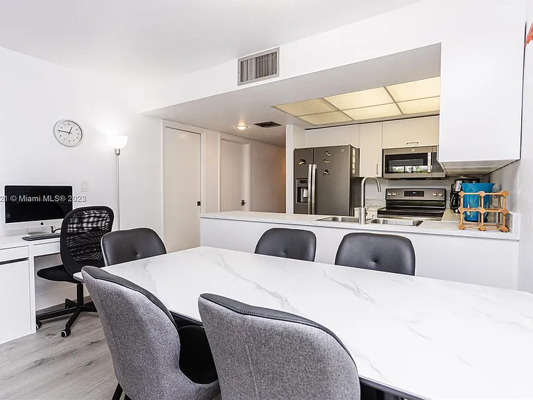 500 N Francisco St #234 — Photo 24