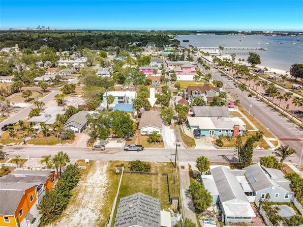 3120 Dupont St S, Gulfport, FL 33707