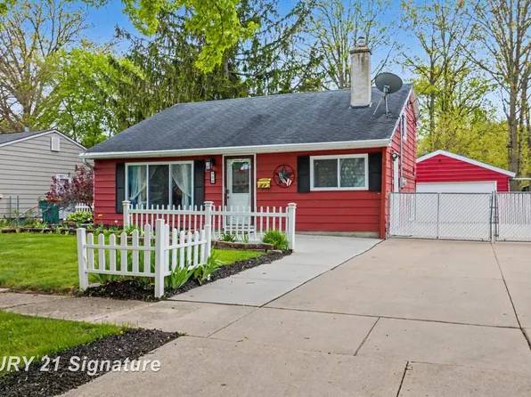 328 Oak St, Mount Morris, MI 48458