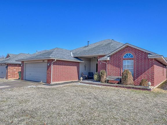 3rd image of 305 Amanda Dr