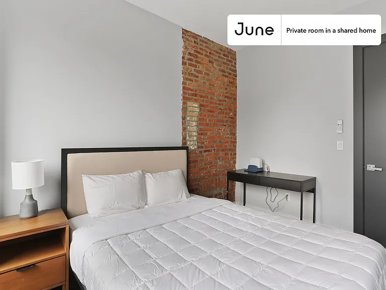 444 Franklin Ave #B — Photo 2
